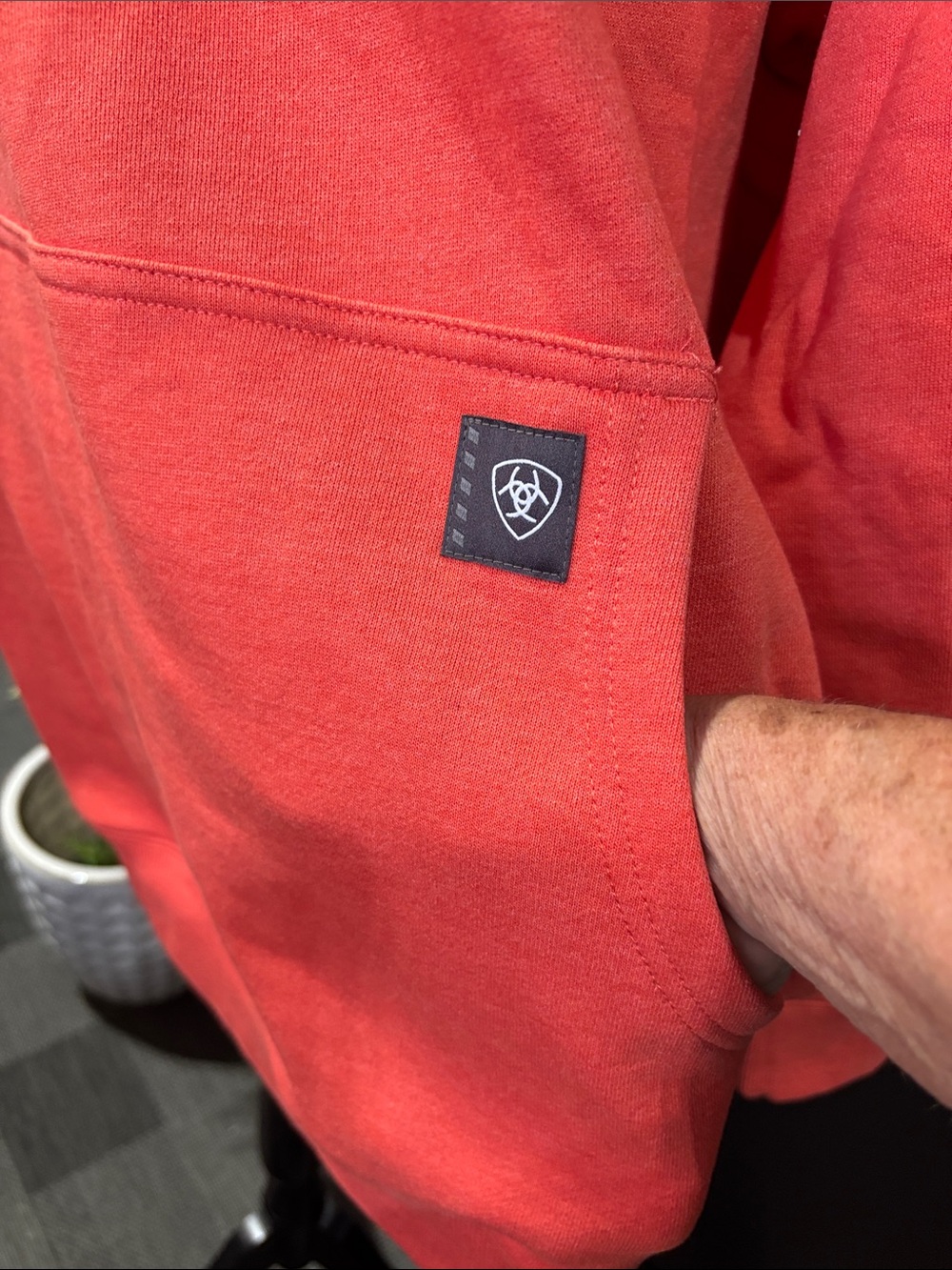 Ariat Pullover,stain release,embroidered sleeve,hood,pocket,fleece lined - Picture 3 of 10